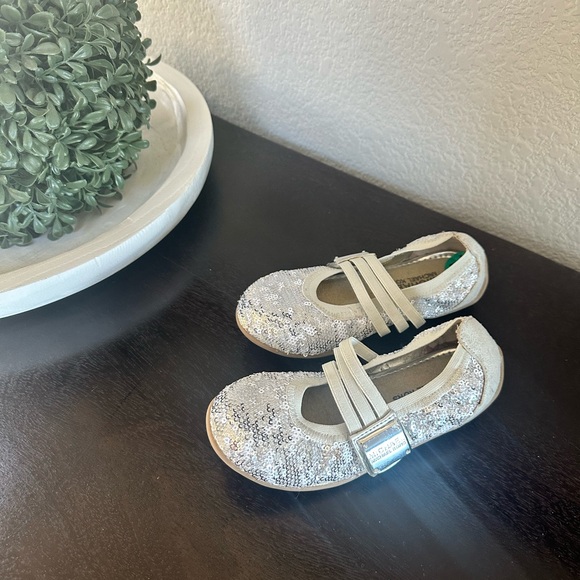 Michael Kors Lil Delilah silver sequin flats 12 - Picture 4 of 4